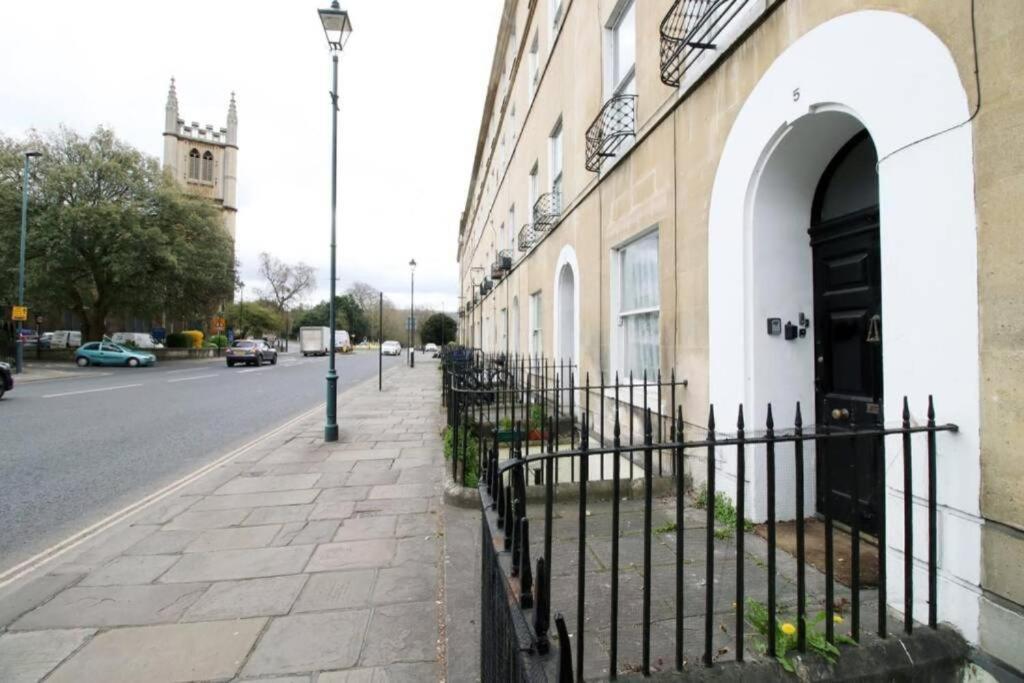 Spacious Georgian 3Bedroom Apartment- 10 Minute Walk To The River Avon, Roman Baths And Bath Abbey บาธ ภายนอก รูปภาพ