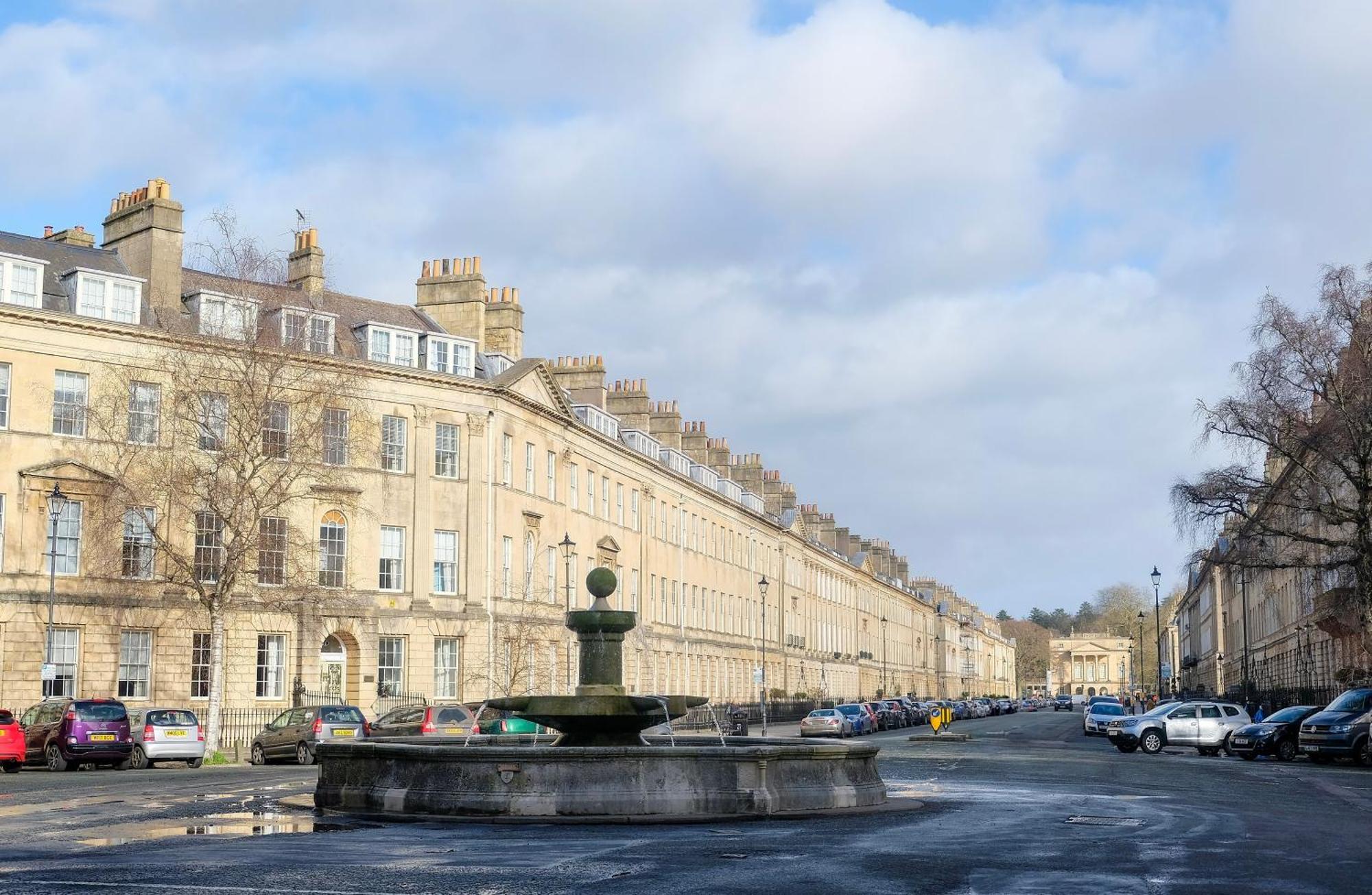 Spacious Georgian 3Bedroom Apartment- 10 Minute Walk To The River Avon, Roman Baths And Bath Abbey บาธ ภายนอก รูปภาพ